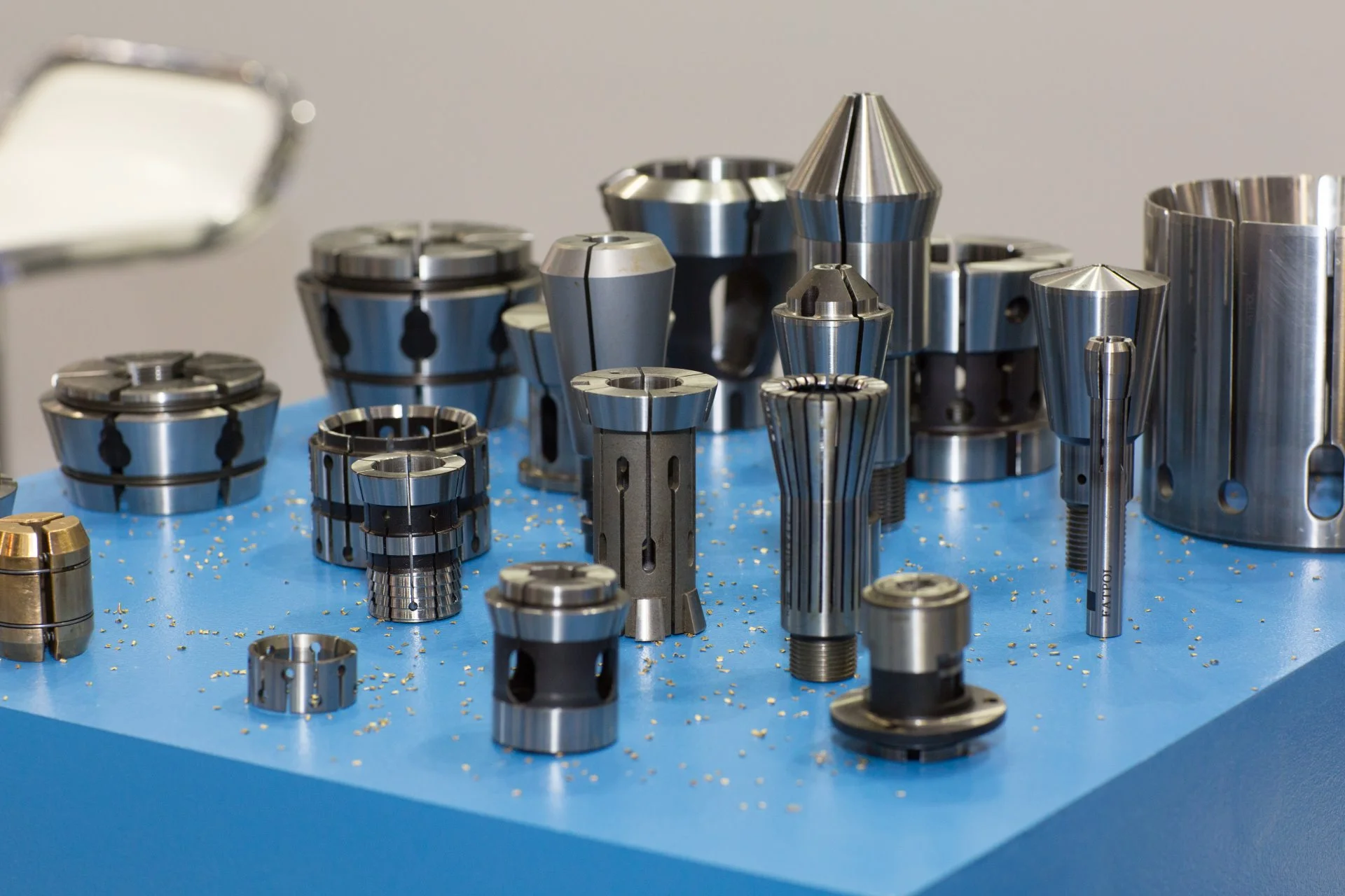 Producent af teknologisk værktøj til CNC-maskiner og automatskruer