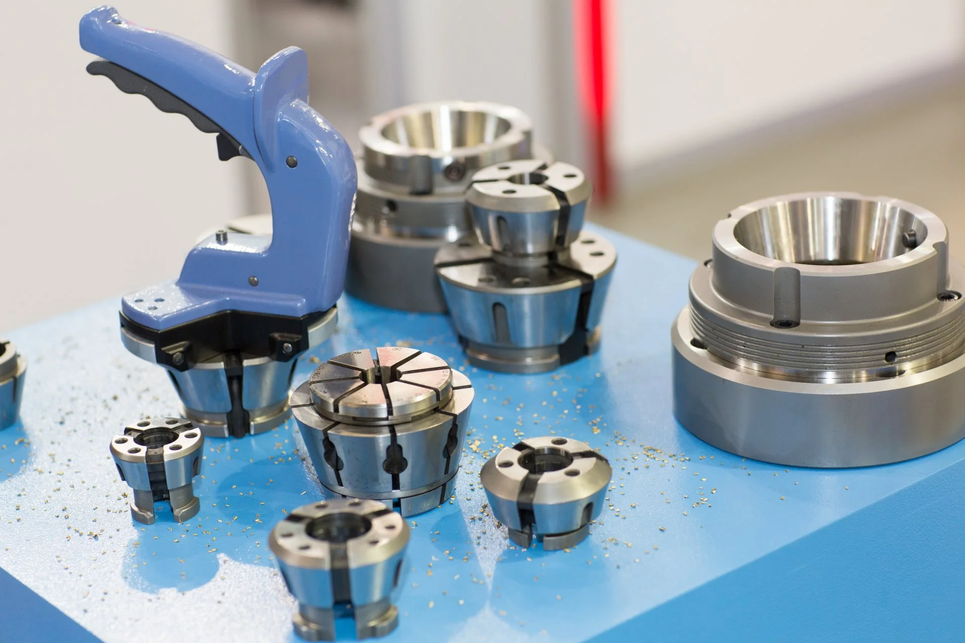 Producent af teknologisk værktøj til CNC-maskiner og automatskruer